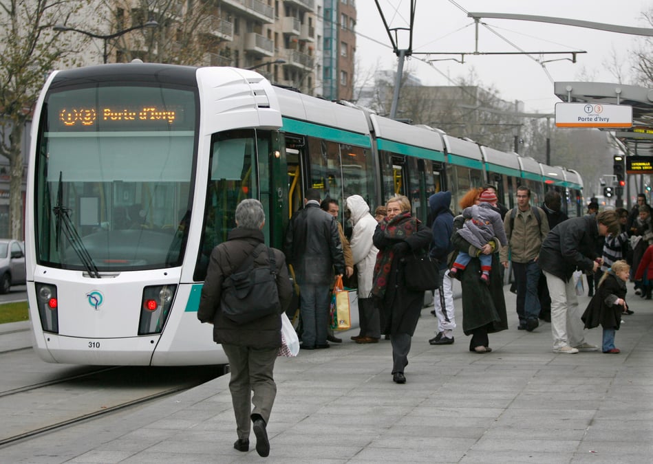 Vers un pass navigo a moitie prix pour tous les seniors