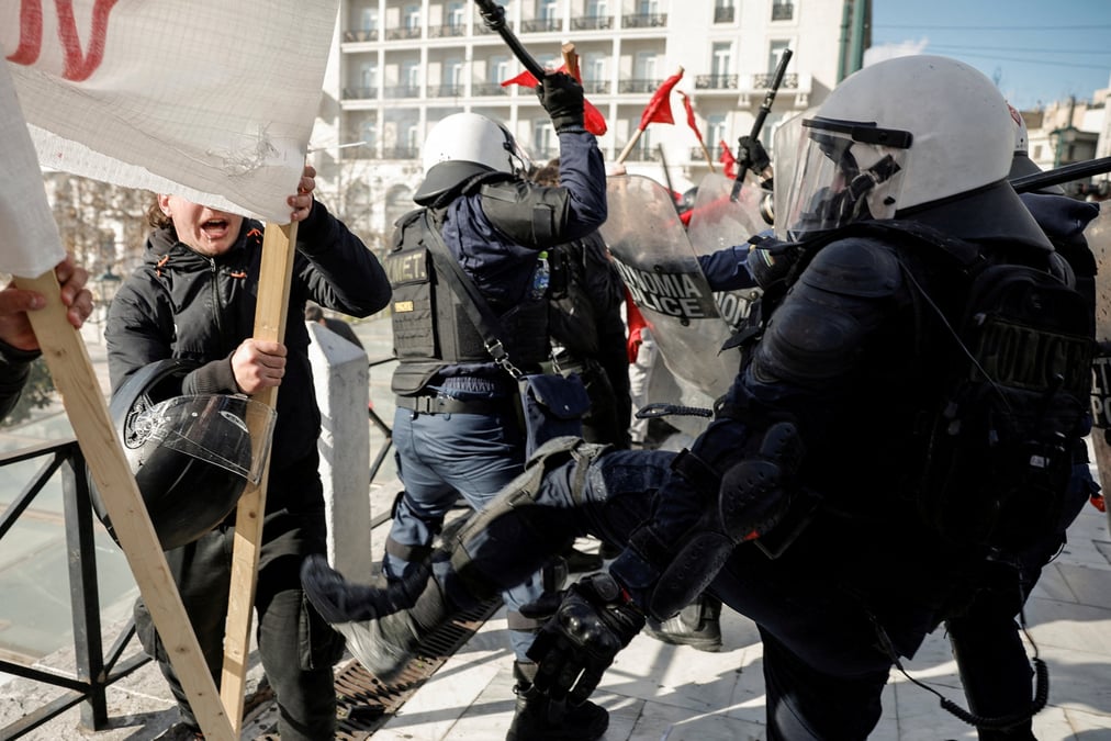 Une manifestation estudiantine avant le vote d'un projet de loi controverse sur les universites, a athenes