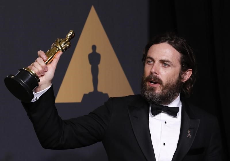 L'acteur casey affleck se retire de la presentation des oscars