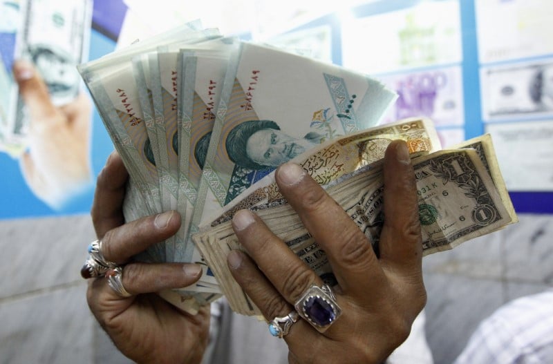 L'iran assouplit sa politique de changes pour tenter d'endiguer la chute du rial
