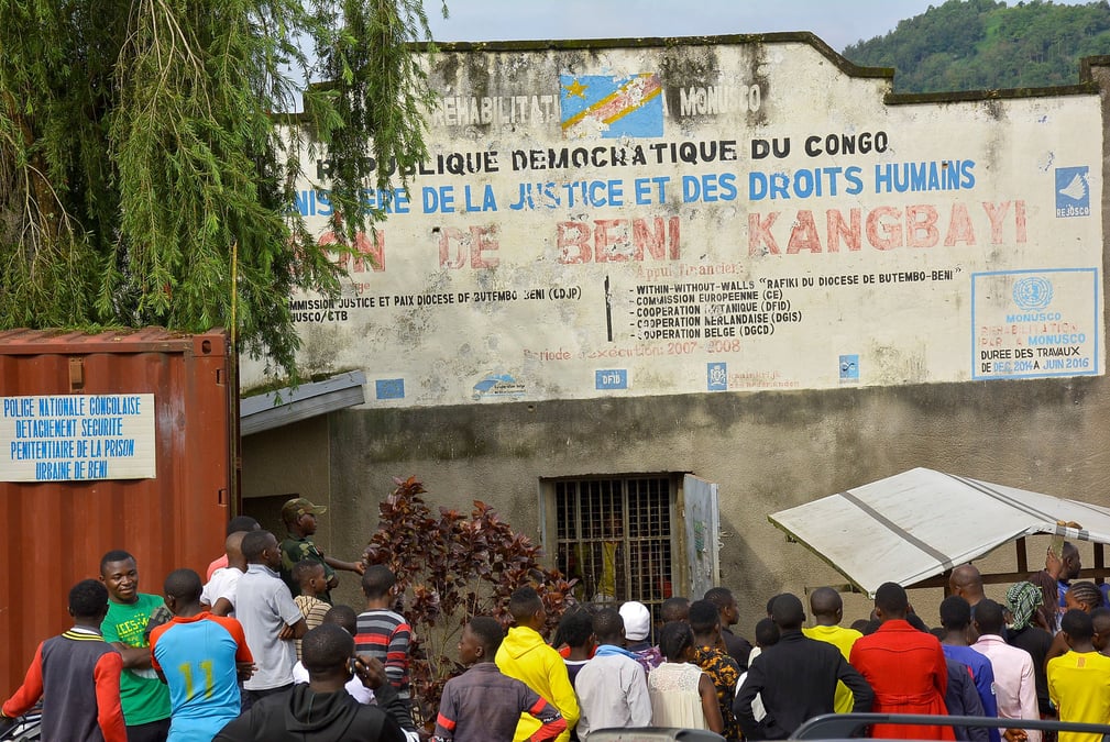 Des islamistes presumes liberent 900 prisonniers dans l'est de la rdc