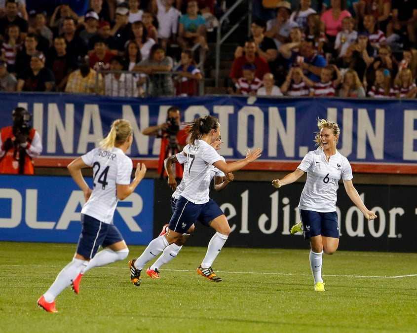 Les bleues surclassent la grece