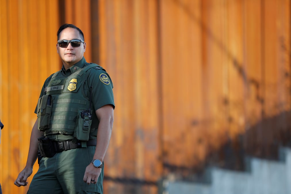 Usa: les democrates vont proposer 1,3 milliards de dollars pour financer la securite frontaliere