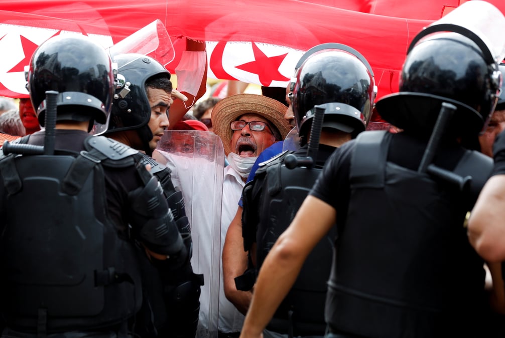 Tunisie: le regulateur ferme une chaine de television critique du president