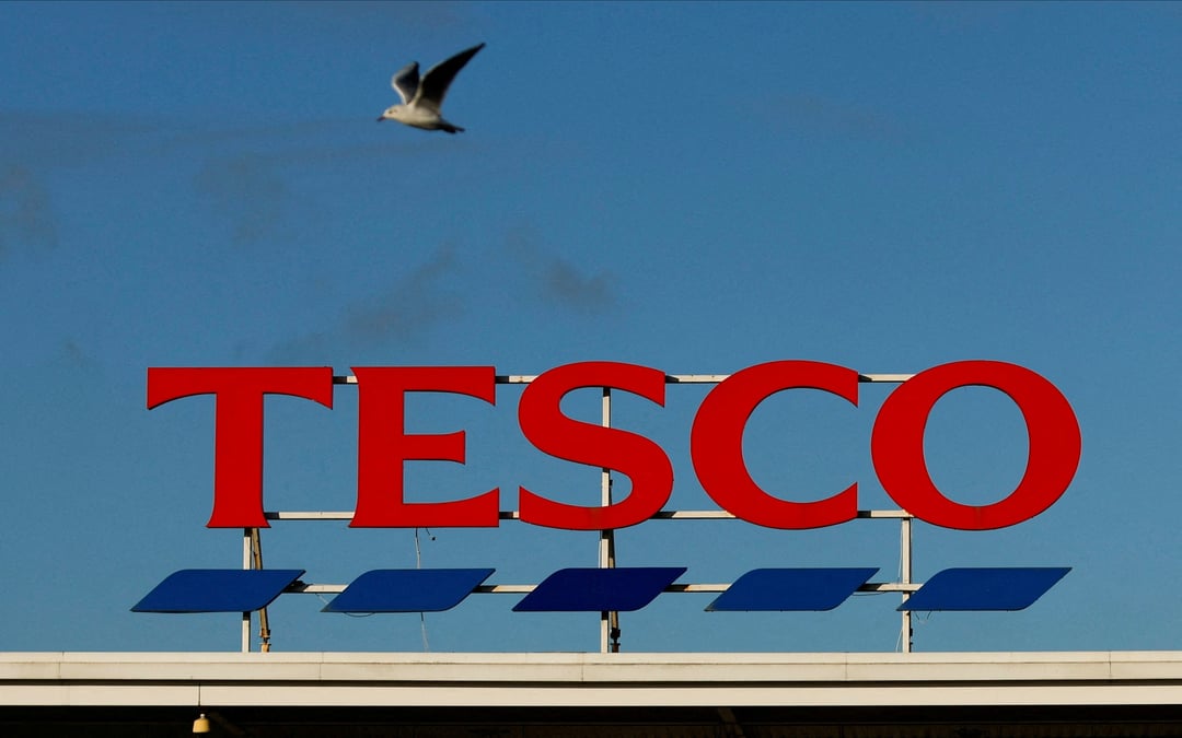 Photo du logo de tesco sur un magasin a warrington