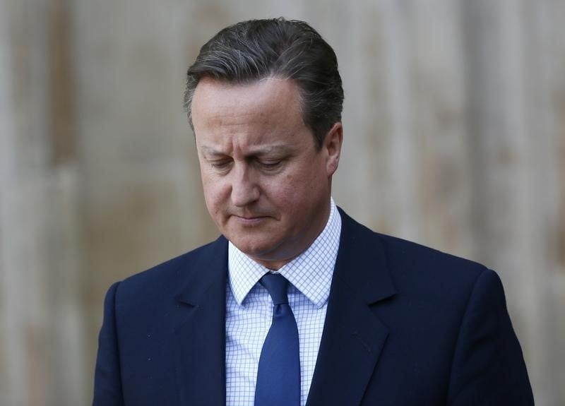 La cote de confiance de david cameron s'effondre