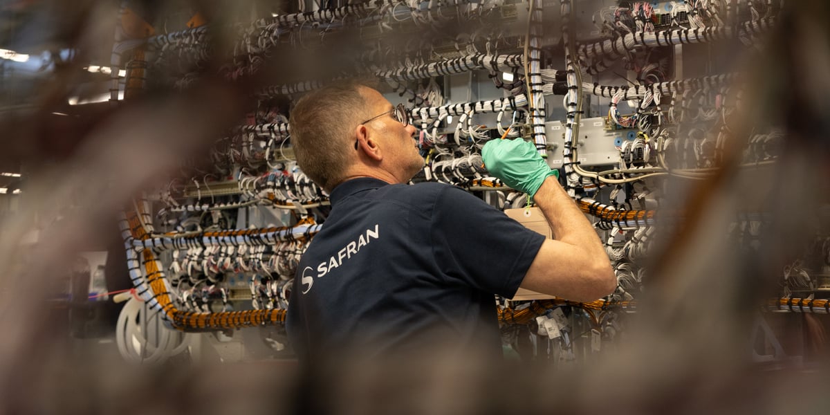 Safran fabrique en Haute-Garonne deux millions de mètres de câbles par an.