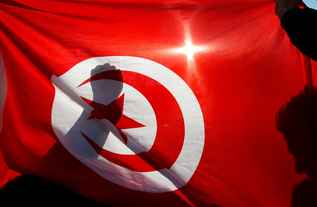 Tunisie: manifestation violente apres la mort d'un vendeur clandestin de cigarettes