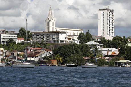 Des agents du raid et du gign en guadeloupe, ou les tensions persistent