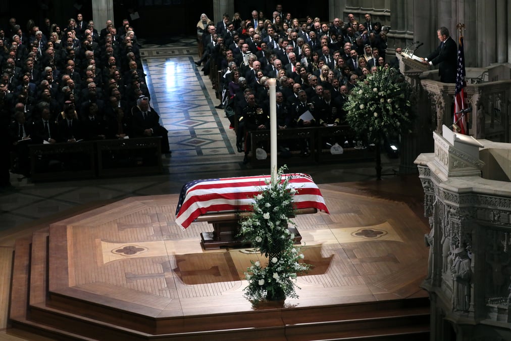 Les obseques de george w.h. bush sous le signe de la courtoisie