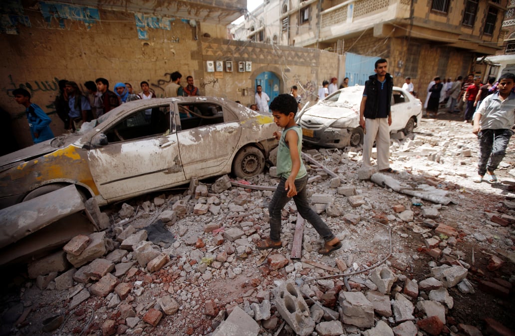 Yemen: la coalition saoudienne bombarde sanaa, des victimes