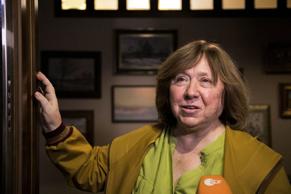 L'opposante bielorusse svetlana alexievitch s'est rendue en allemagne