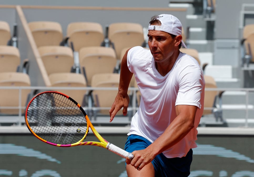 L'espagnol rafael nadal s'entraine avant le tournoi de roland-garros