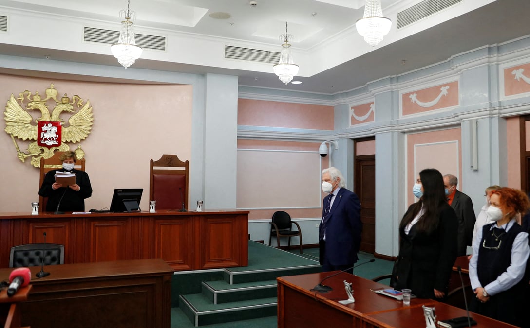 La cour supreme de russie ordonne la dissolution de l'ong memorial, rapporte l'agence de presse ria