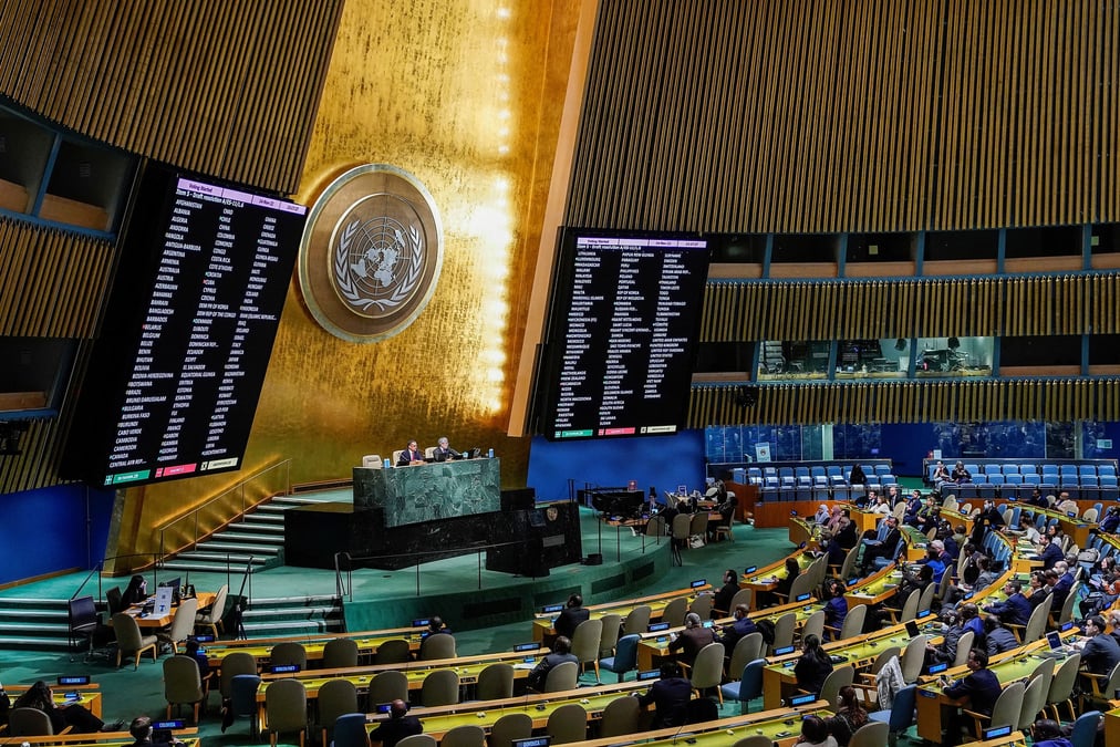 L'assemblee generale des nations unies vote une resolution reconnaissant que la russie doit etre responsable des reparations en ukraine