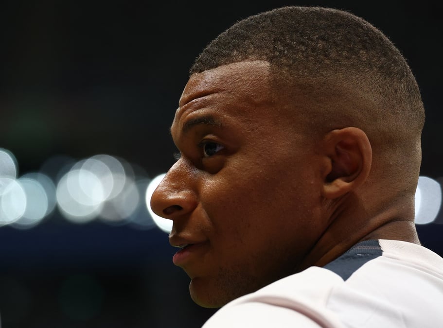 Les accusations de viol visant mbappe, selon la presse suedoise, sont fausses, ont reagi les representants du footballeur