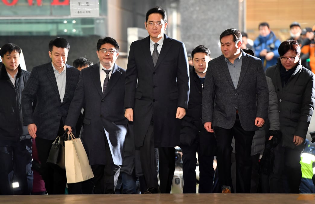 Trafic d'influence: le patron de samsung entendu a seoul