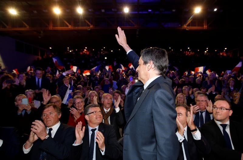 Fillon a tort de se maintenir pour 7 francais sur 10