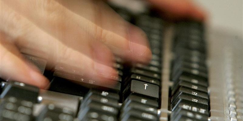 SÉCURITÉ CONTRE LIBERTÉ, L'OMBRE DE "BIG BROTHER" SUR LE NET EN GRANDE-BRETAGNE