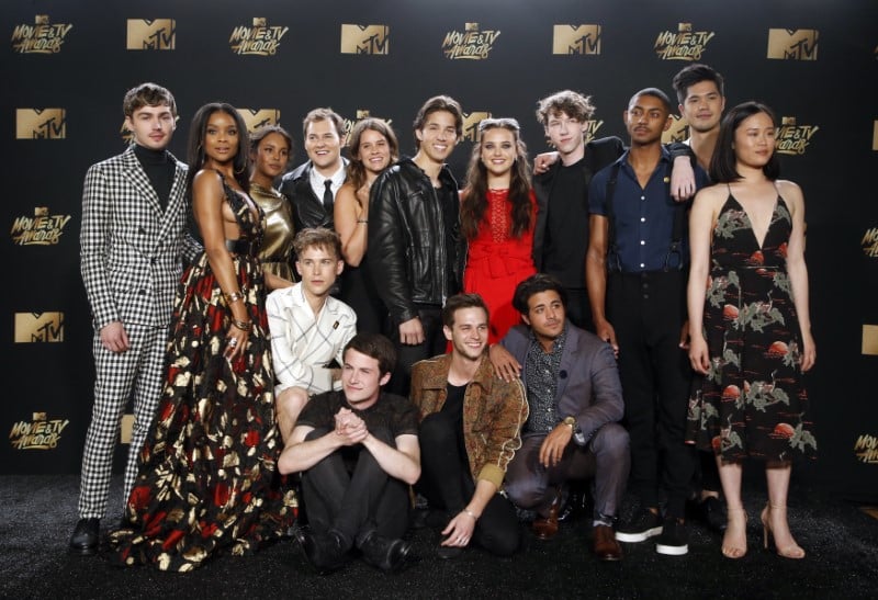 Netflix supprime la scene de suicide polemique de la serie "13 reasons why"