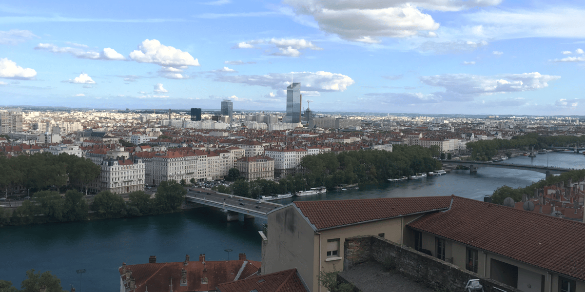 Lyon vue generale rive Rhone