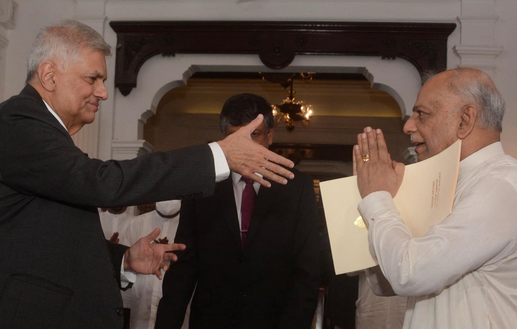Sri lanka: le nouveau premier ministre prete serment dans un contexte de crise