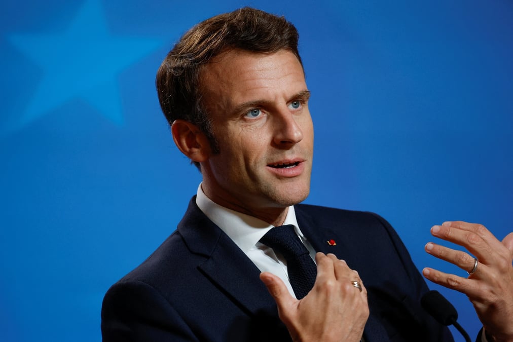 Le president francais emmanuel macron s'exprime lors d'une conference de presse a bruxelles, en belgique