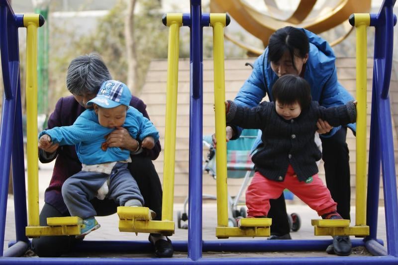 Adoucissement limité de la politique de l'enfant unique en Chine