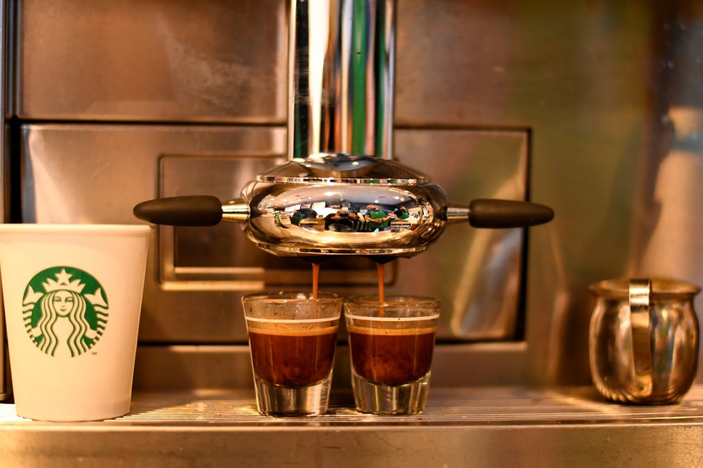 Starbucks nie etre affecte par un boycott des partisans de trump