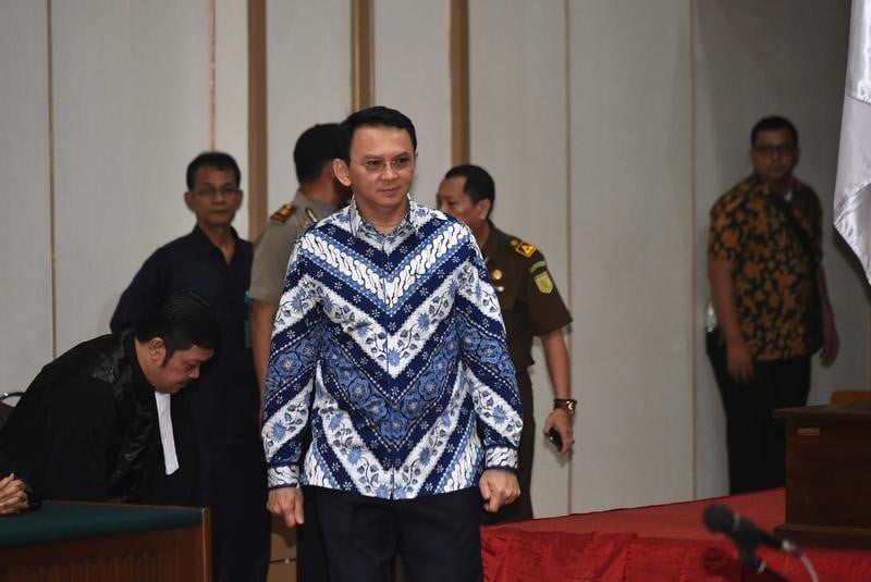 Le gouverneur de djakarta ira deux ans en prison pour blaspheme