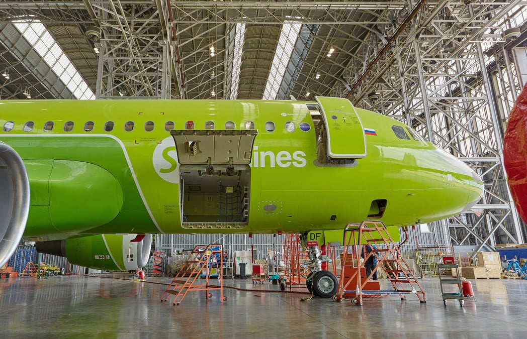 S7 a déjà été obligée de réduire le nombre de ses vols de 10-15% en automne et en hiver en raison des difficultés pour maintenir dans un bon état technique ses avions Airbus