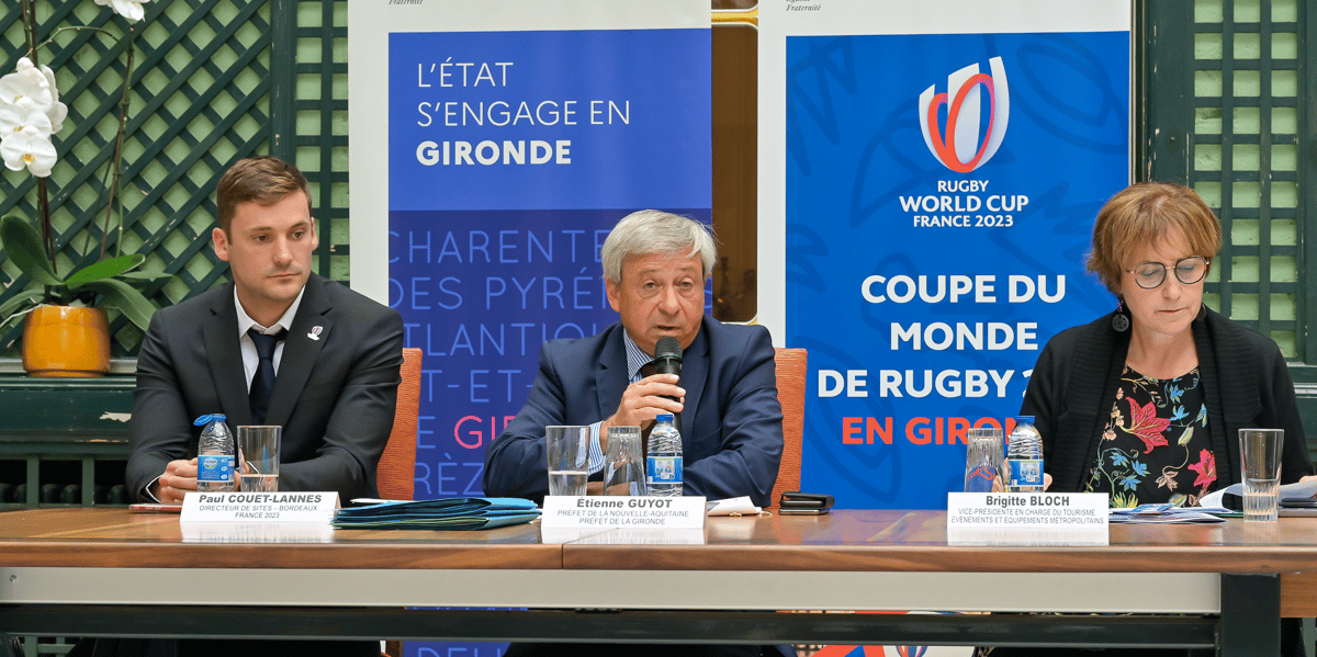 Paul Couet-Lannes directeur du site bordelais de la Coupe du monde de rugby, Etienne Guyot, préfet de la Gironde et de Nouvelle-Aquitaine, Brigitte Bloch, vice-présidente de Bordeaux Métropole en charge du tourisme, des événements  et équipements métropolitains.