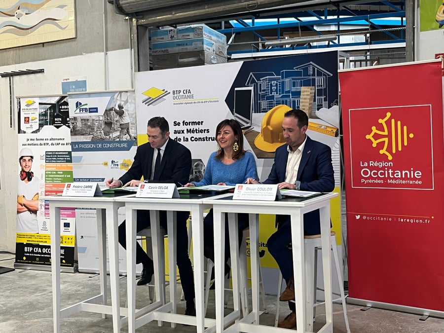 Carole Delga, présidente de la Région Occitanie, aux côtés de Olivier Coloum, président de la CAPEB et Fréderic Carré, président de la FFB.