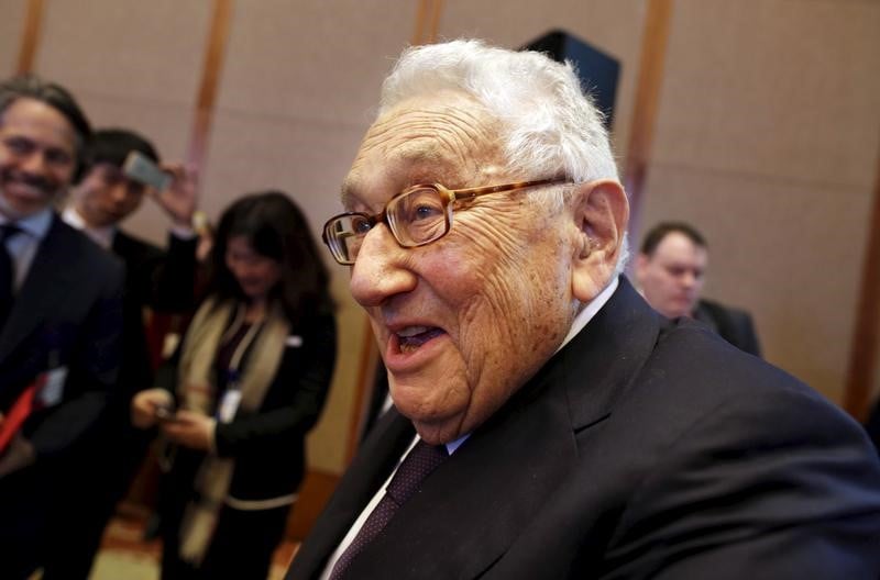 Kissinger recu au kremlin par poutine