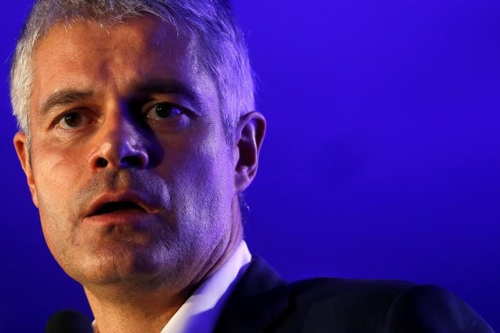 Wauquiez tance par l'association soeur emmanuelle