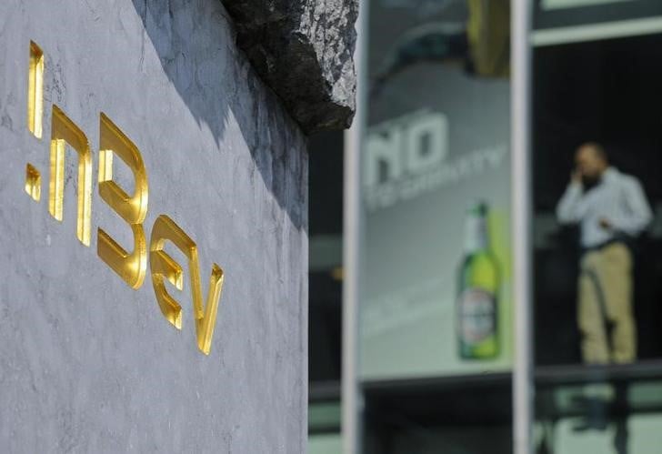 Ab inbev fait mieux que prevu au 4e trimestre, rebond au bresil