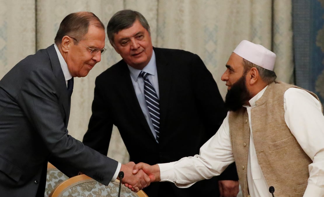 Des delegues afghans rencontrent des taliban a moscou