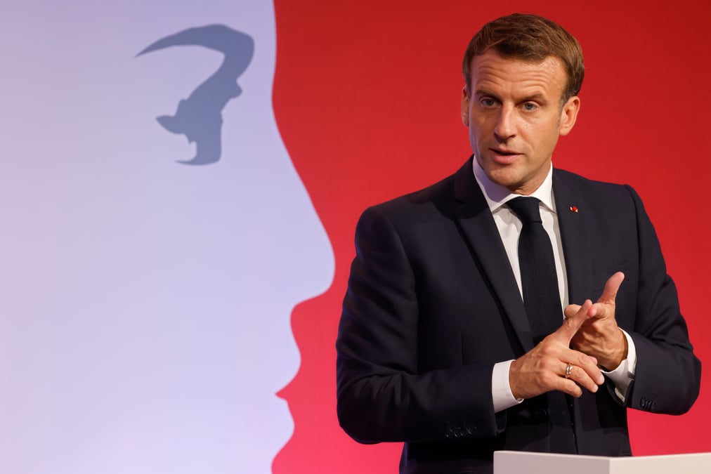 Macron annonce un plan et une loi pour lutter contre l'islam radical