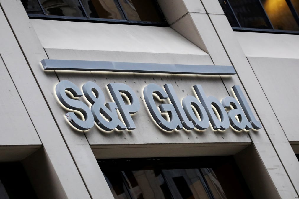 L'agence de notation S&P Global s'inquiète sur la croissance et la trajectoire du coût de la dette.
