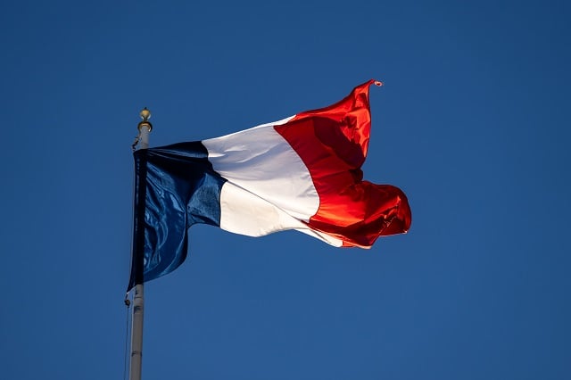 La « grande transmission » : plus de 9 000 milliards d’euros de patrimoine détenu par les générations âgées vont se retrouver entre les mains de leurs descendants.