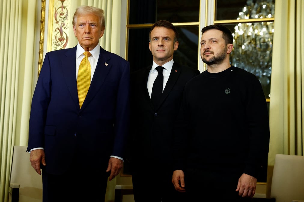 Le president francais macron rencontre le president elu americain trump et le president ukrainien zelensky a paris