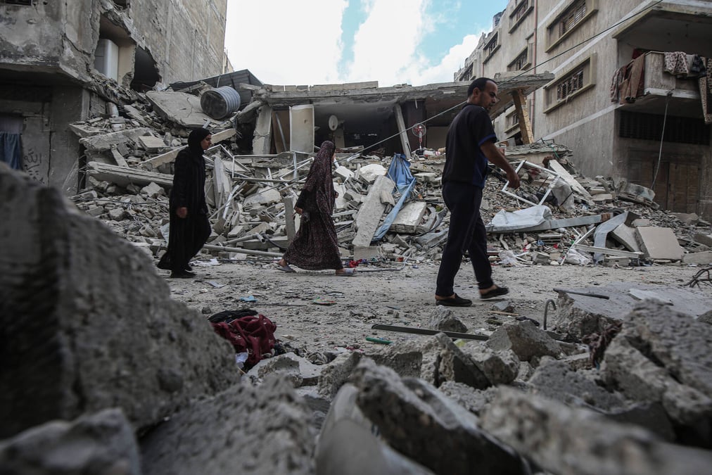 De nouvelles frappes sur le territoire palestinien ont fait au moins 17 morts dans la matinée de samedi, selon les secours.