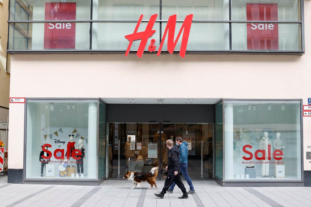 Les ventes de h&m baissent legerement moins que prevu au t1