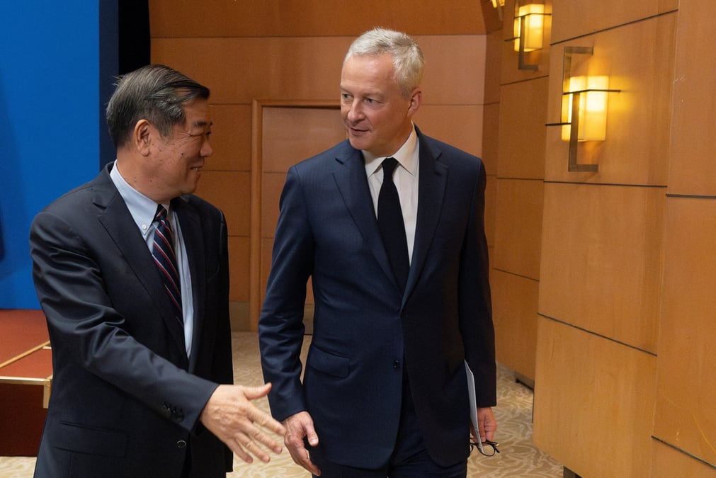 Le vice-premier ministre chinois he lifeng et le ministre francais de l'economie et des finances bruno le maire