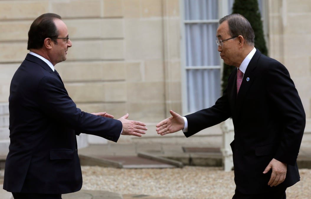 Hollande attend une impulsion politique en ouverture de la cop21