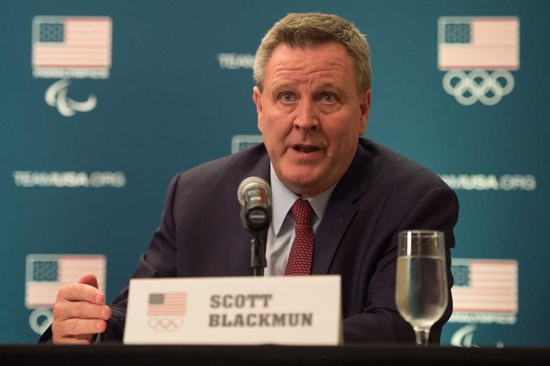 Le directeur general du comite olympique americain demissionne