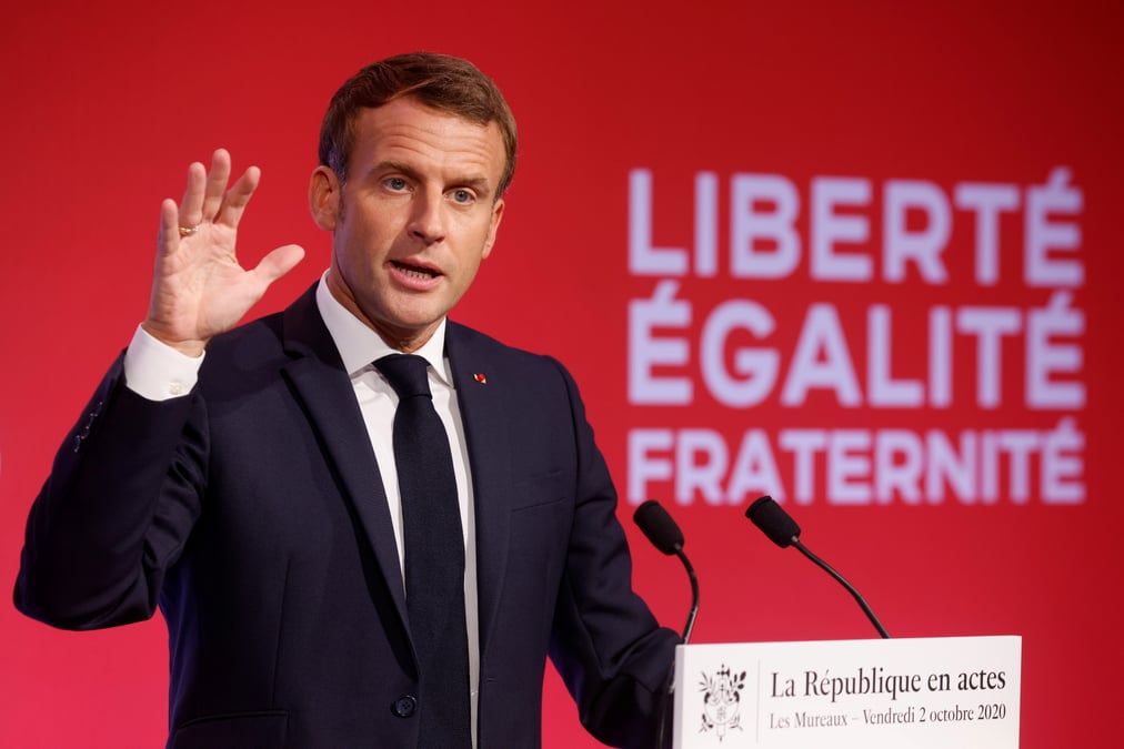 France: macron promet de nouvelles mesures pour aider les "quartiers"