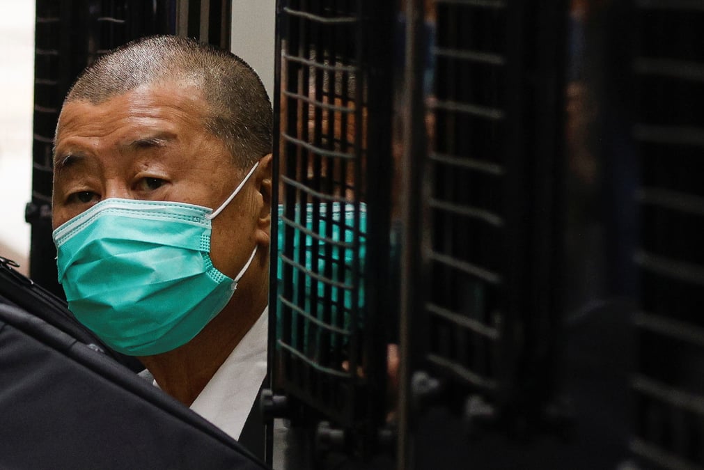 Hong kong: jimmy lai condamne a 14 mois de prison pour rassemblement illegal
