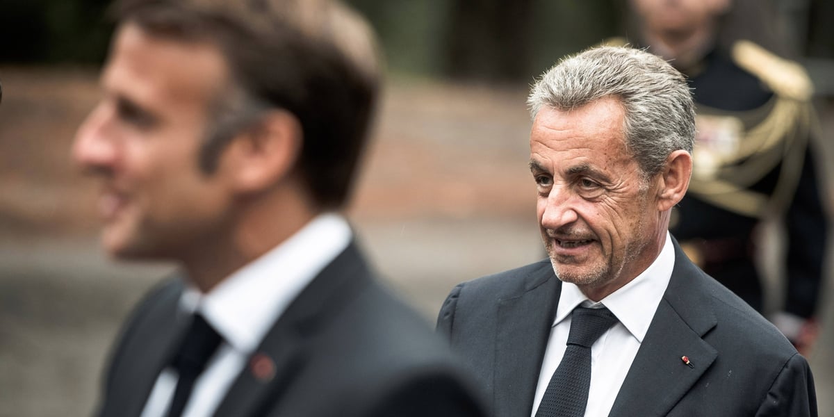 Nicolas Sarkozy et Emmanuel Macron assistaient tous deux aux commémorations de la libération de la Provence, à Saint-Raphaël le 15 août 2024.