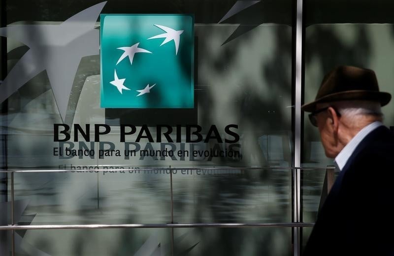 Bnp paribas et les banques, a suivre a paris a mi-seance